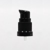 Pompe crème noire DIN18 modèle APTAR avec capot noir
